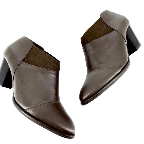 Vionic Orthaheel 326 Point  Leather Ankle Booties in Brown Taupe 10 - Picture 1 of 9